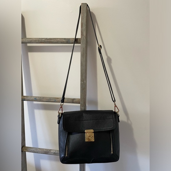 Black leather Danier shoulder purse - Picture 2 of 7